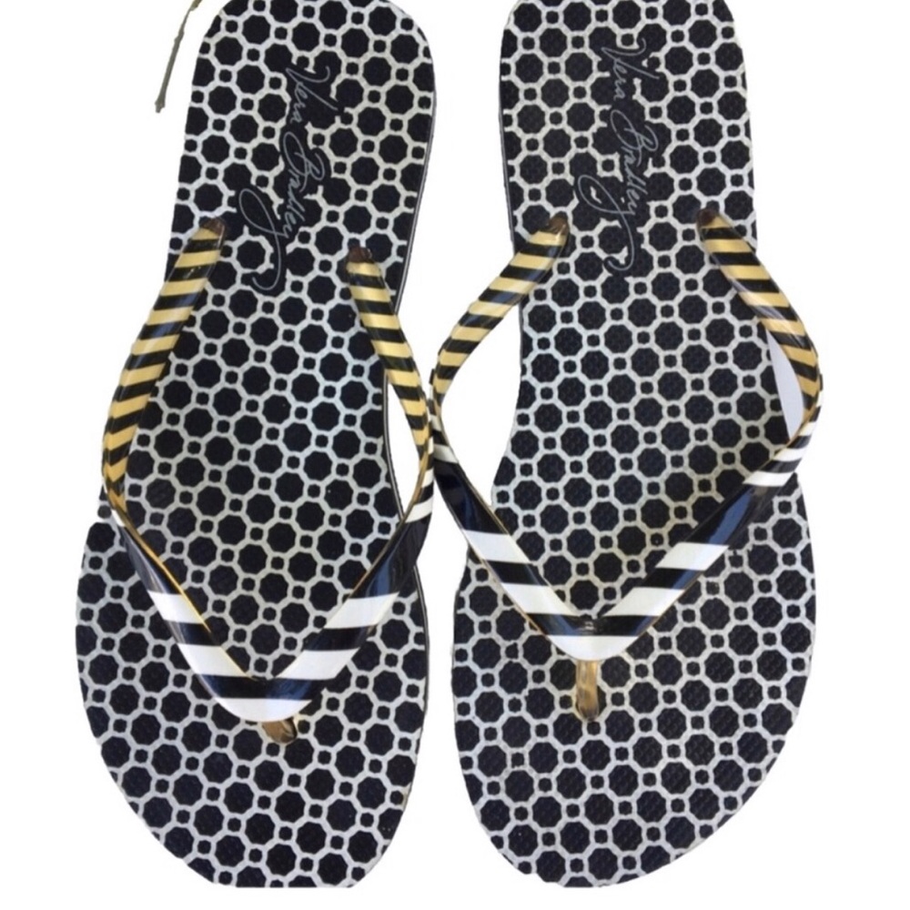 Vera Bradley black and white geometric thong sandals.